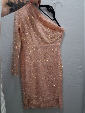 One-Shoulder Sequin Cocktail Dress in Peach (S)